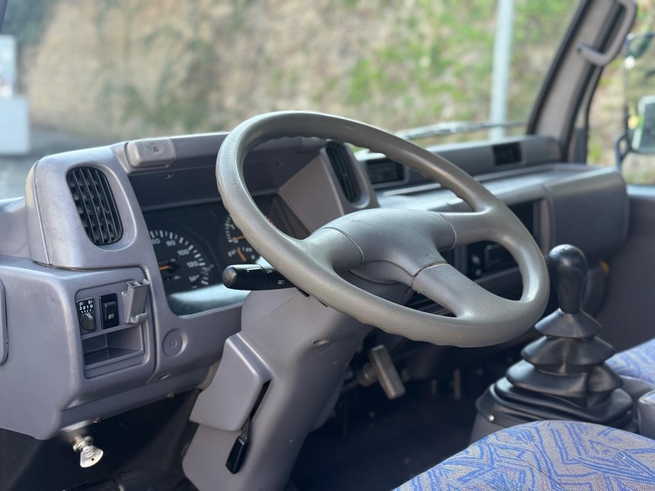 Nissan cabstar 2.5 diesel furgone aperto