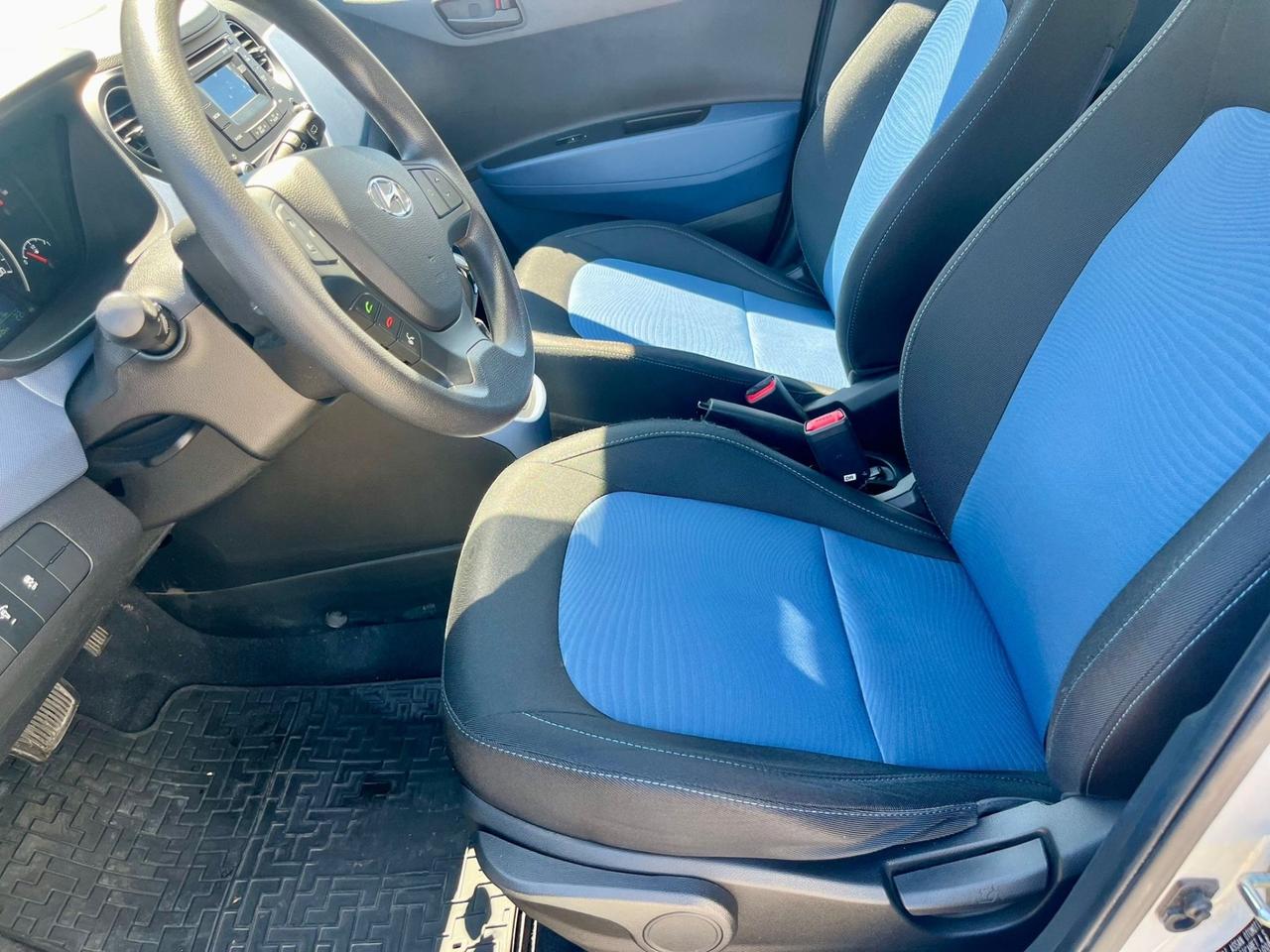 Hyundai i10 1.0benz 2015 64.000km cambio automatico perfetta