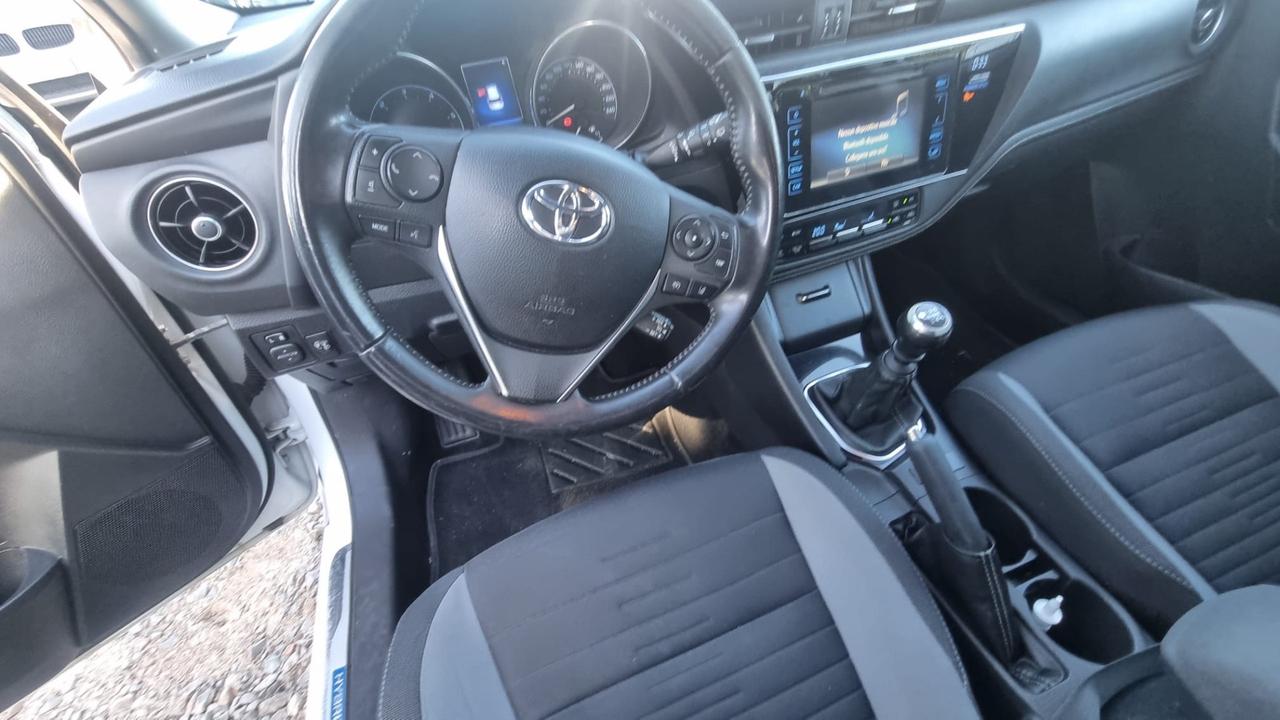 Toyota Auris 1.4 D-4D Active