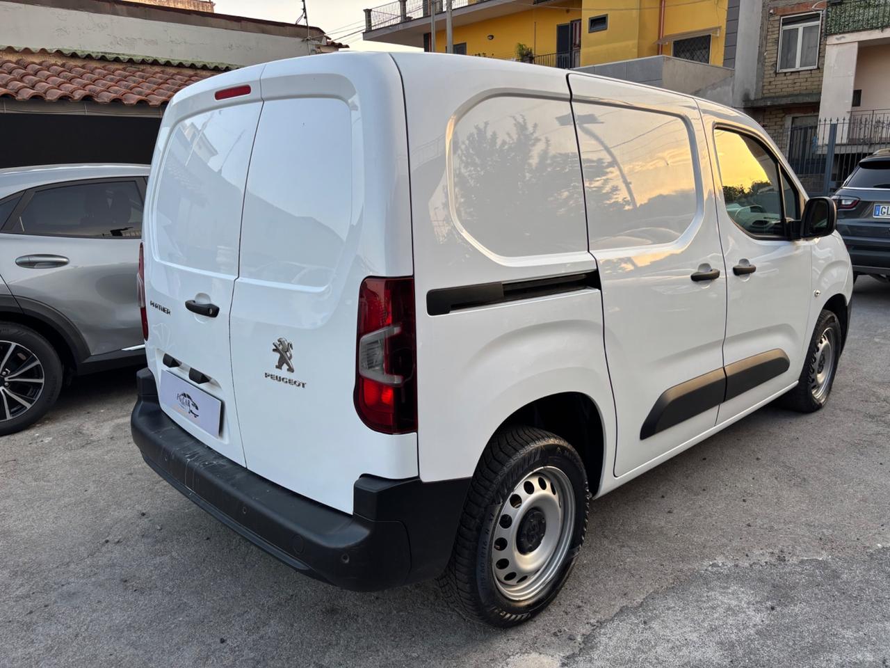 Peugeot Partner BlueHDi 130 EAT8 S&S PL Furgone Premium