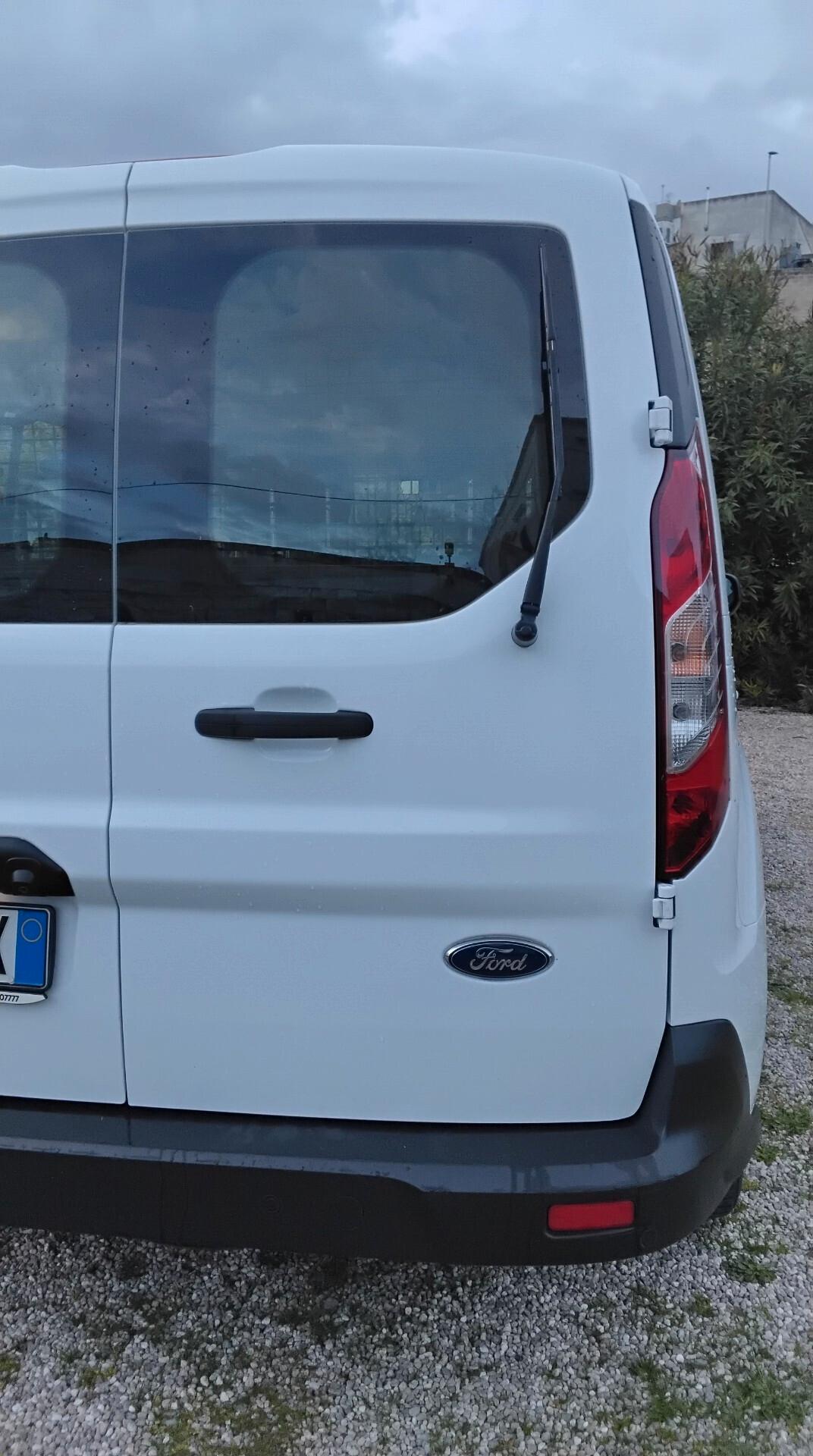 Ford Tourneo Connect Tourneo Connect 1.5 TDCi 120 CV Powershift Titanium