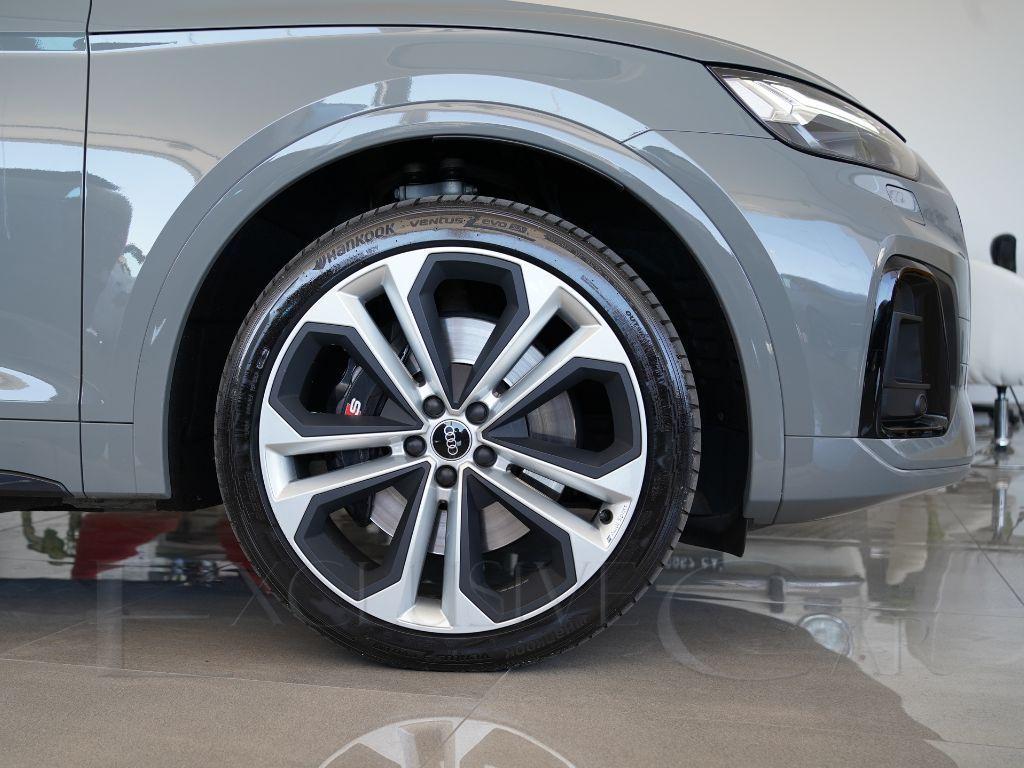 AUDI - SQ5 TDI