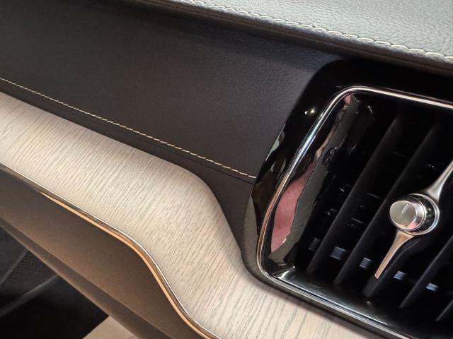 VOLVO XC60 B4 (d) AWD Geartronic Inscription