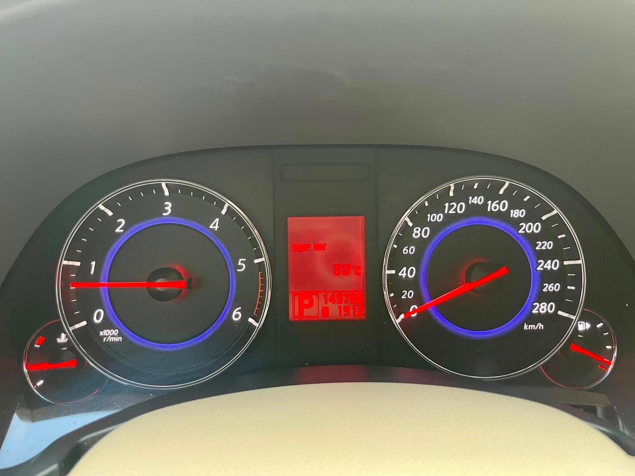 Infiniti FX FX30d S Premium 3.0d 2011 142.000km perfetta