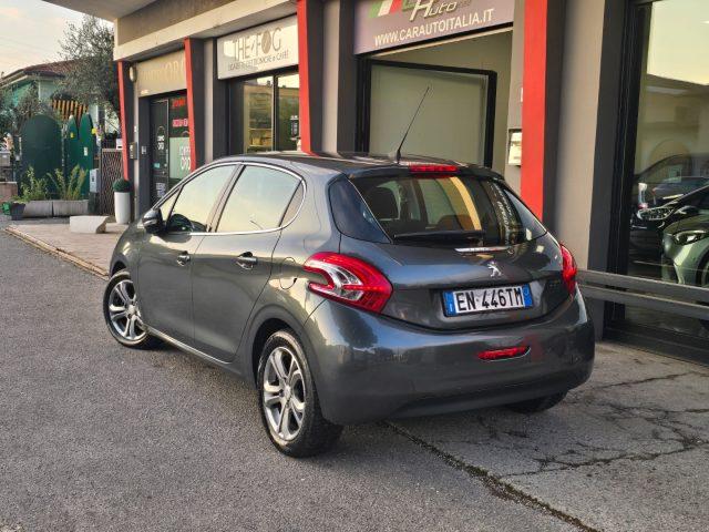 PEUGEOT 208 1.4 8V HDi 68CV 5 Porte Navigatore Sensori Parcheg