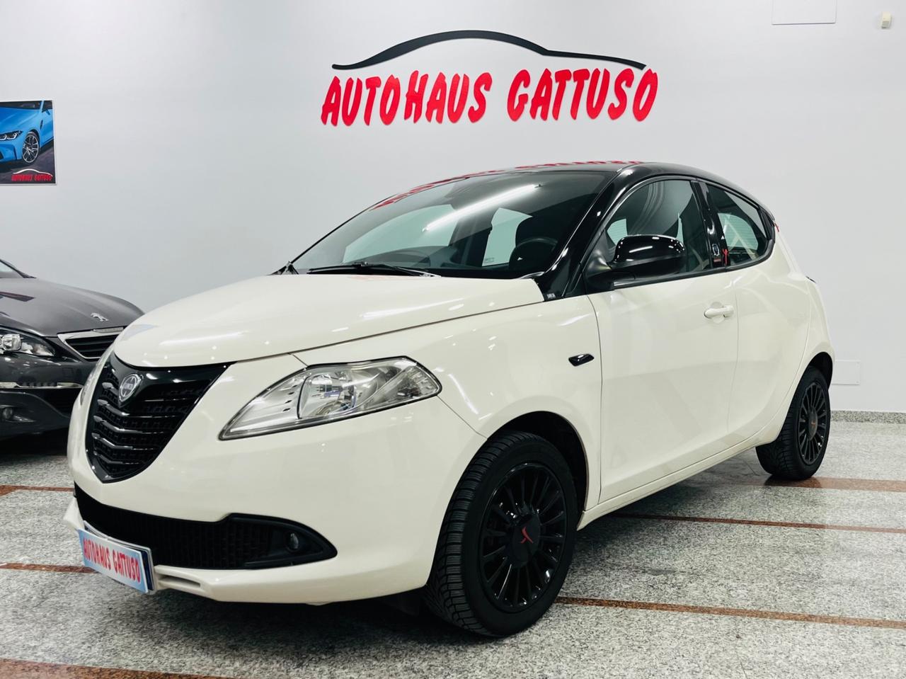 Lancia Ypsilon 1.3 MJT 95 CV Black Edition anno 2014