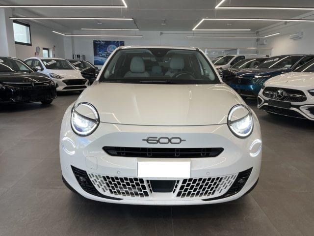 FIAT 600 1.2 Hybrid 110 CV DCT MHEV La Prima