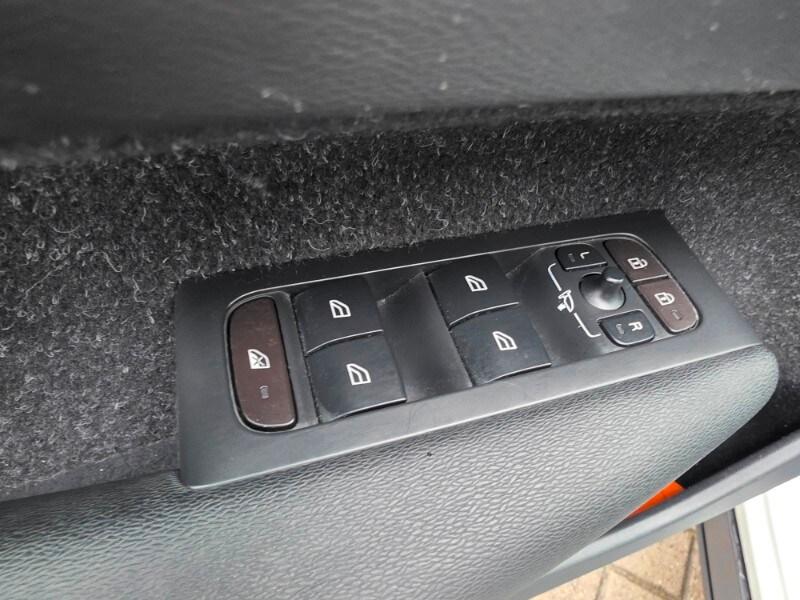 VOLVO XC40 (2017-->) XC40 D3 Geartronic Momentu...