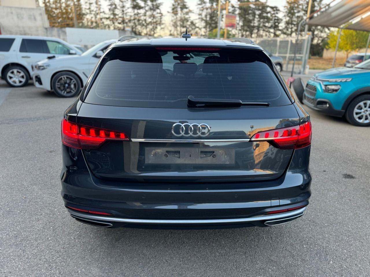 Audi A4 Avant 35 TDI/163 CV S tronic cockpit