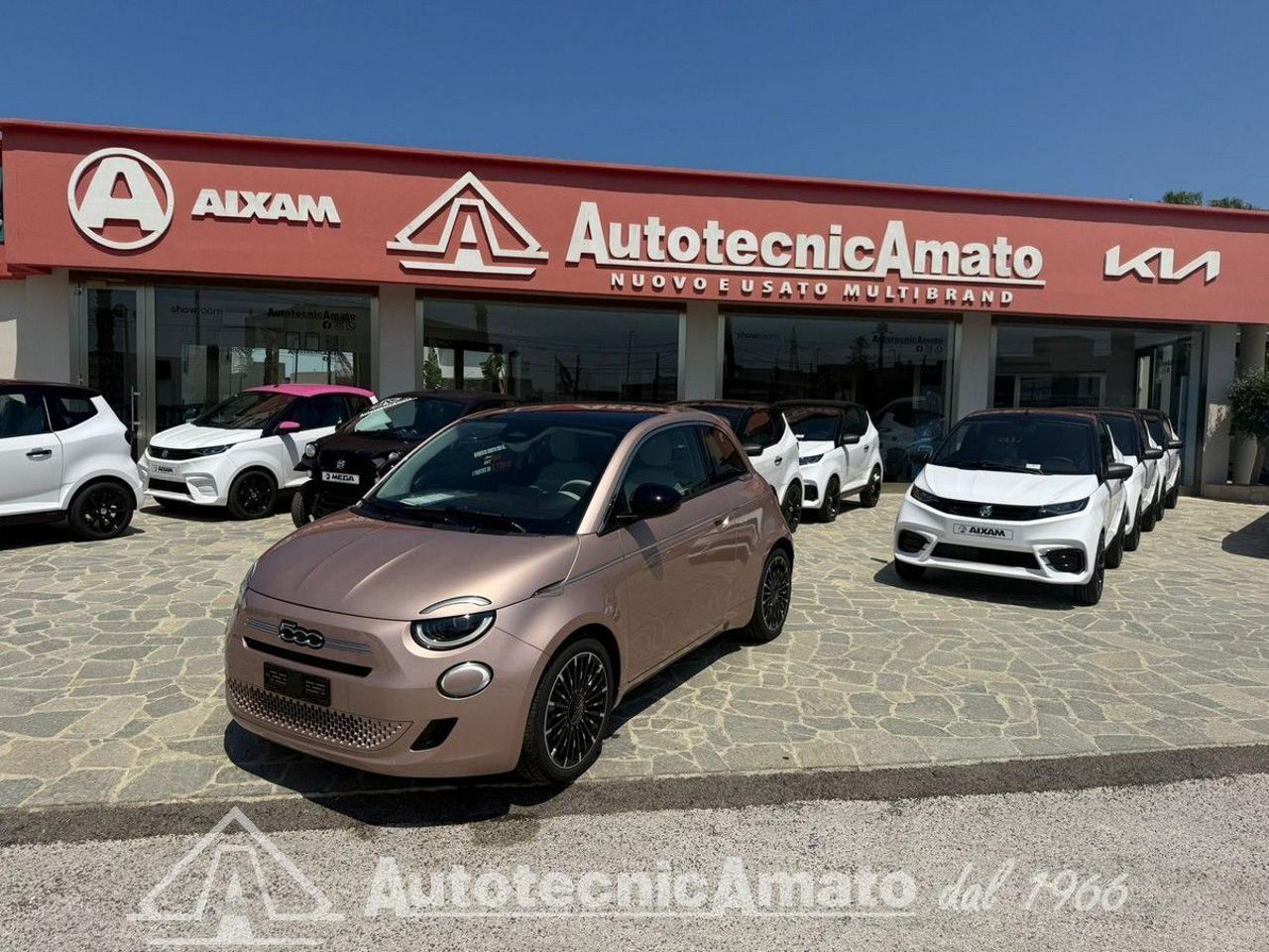 Fiat 500 Berlina Hybrid La Prima