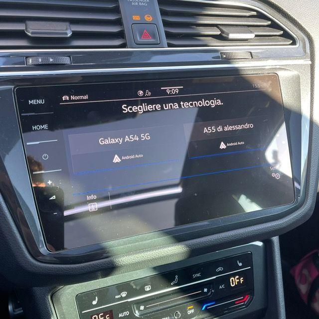 VOLKSWAGEN - Tiguan - 2.0 TDI DSG R-LINE