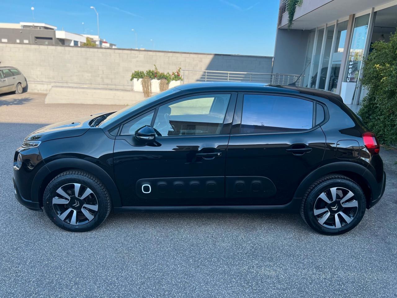 Citroen C3 1.2 puretech Shine 83cv NEOPATENT. NAVI/CAMERA/16;