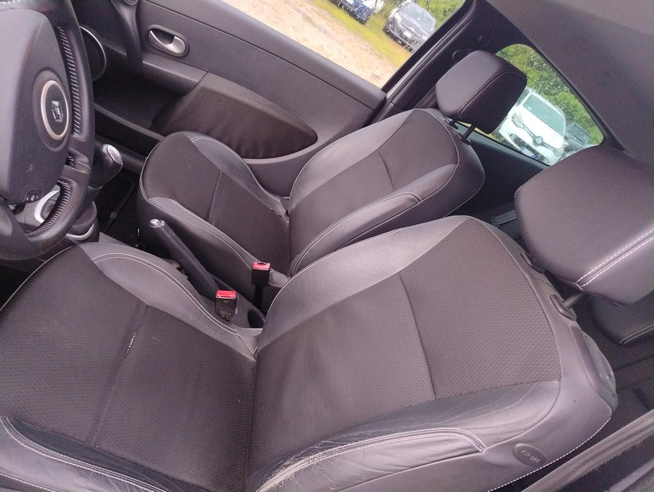 Renault Clio 1.2 16V 3 porte Le Iene