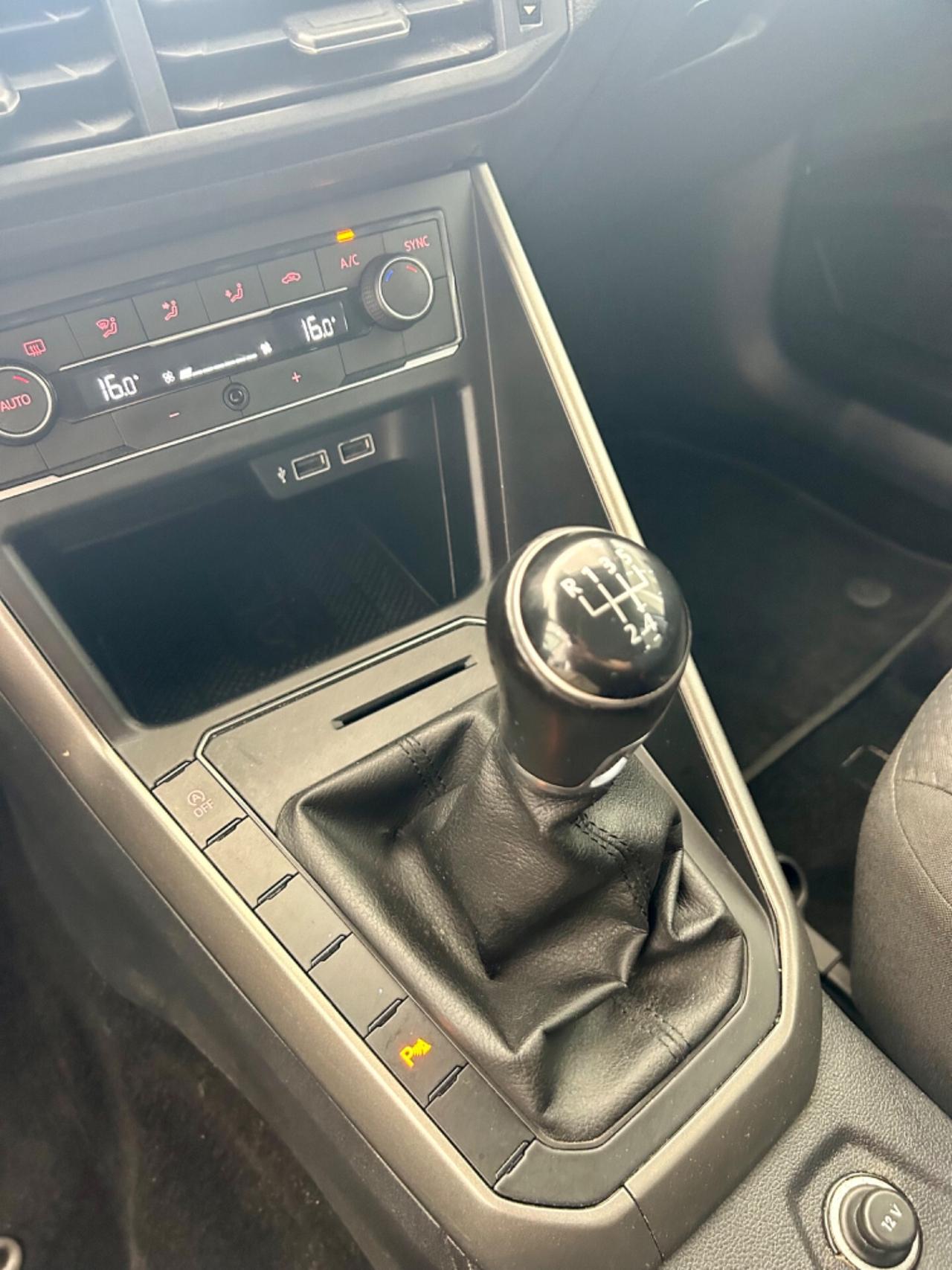 Volkswagen Polo 1.0 65cv NEOPATENTATI finanziabile