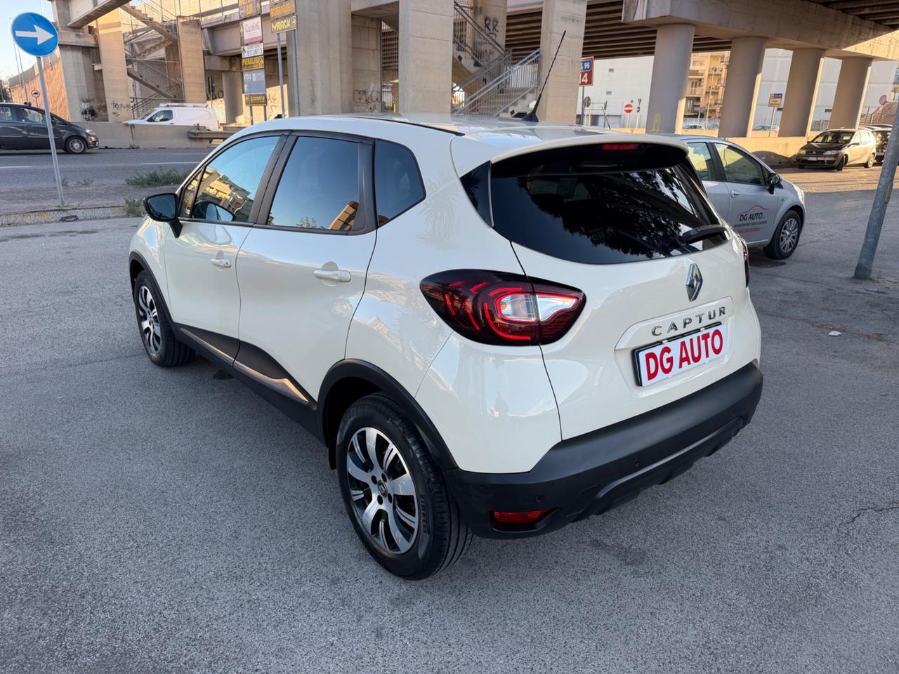 Renault Captur dCi 8V 90 CV EDC Sport Edition
