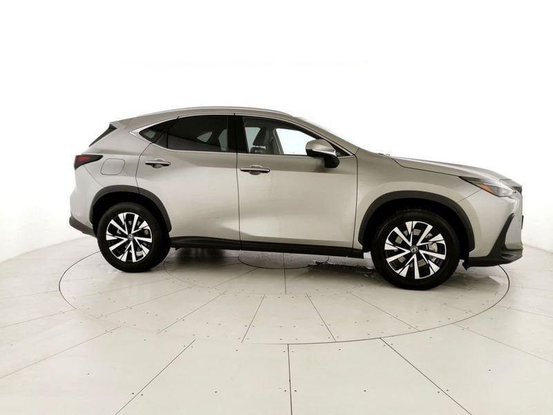 Lexus NX PLUG-IN 4WD PREM NG22