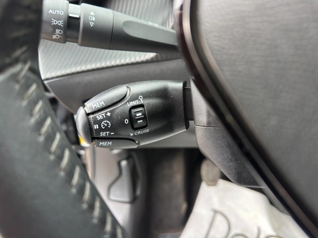 Peugeot 2008 BlueHDi 110 S&S Allure Pack