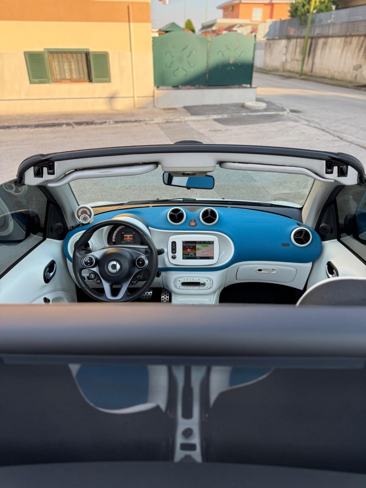 Smart ForTwo 90 0.9T twinamic cabrio Urbanrunner Proxy