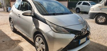 Toyota Aygo 1.0 VVT-i 69 CV 5 porte x-play