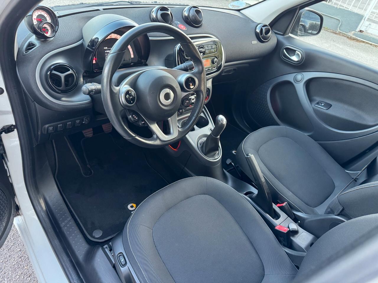 Smart ForFour 70 1.0 Passion 2018 LED