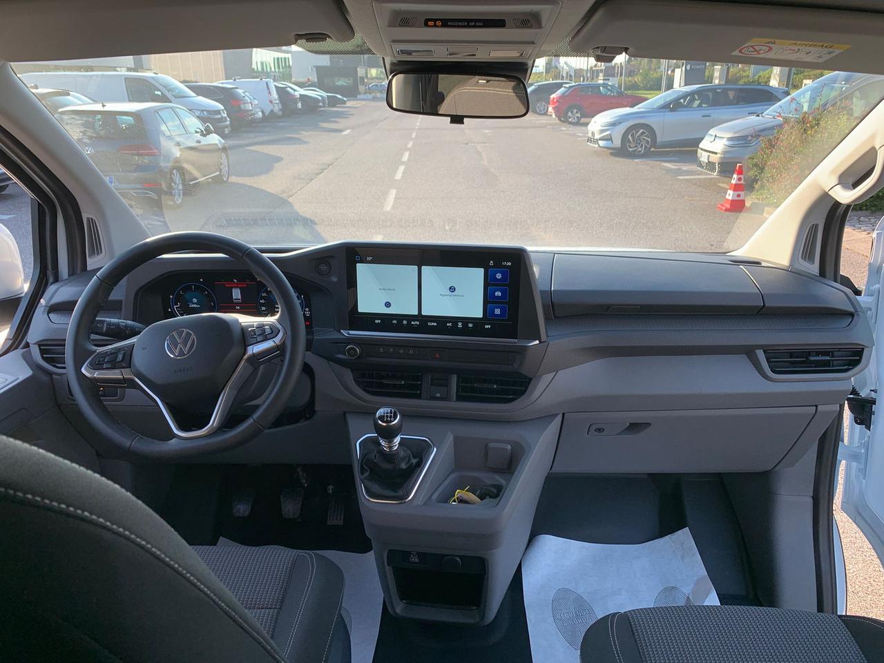 Volkswagen T7 Transporter t7 32 kombi 2.0 tdi 150cv l1
