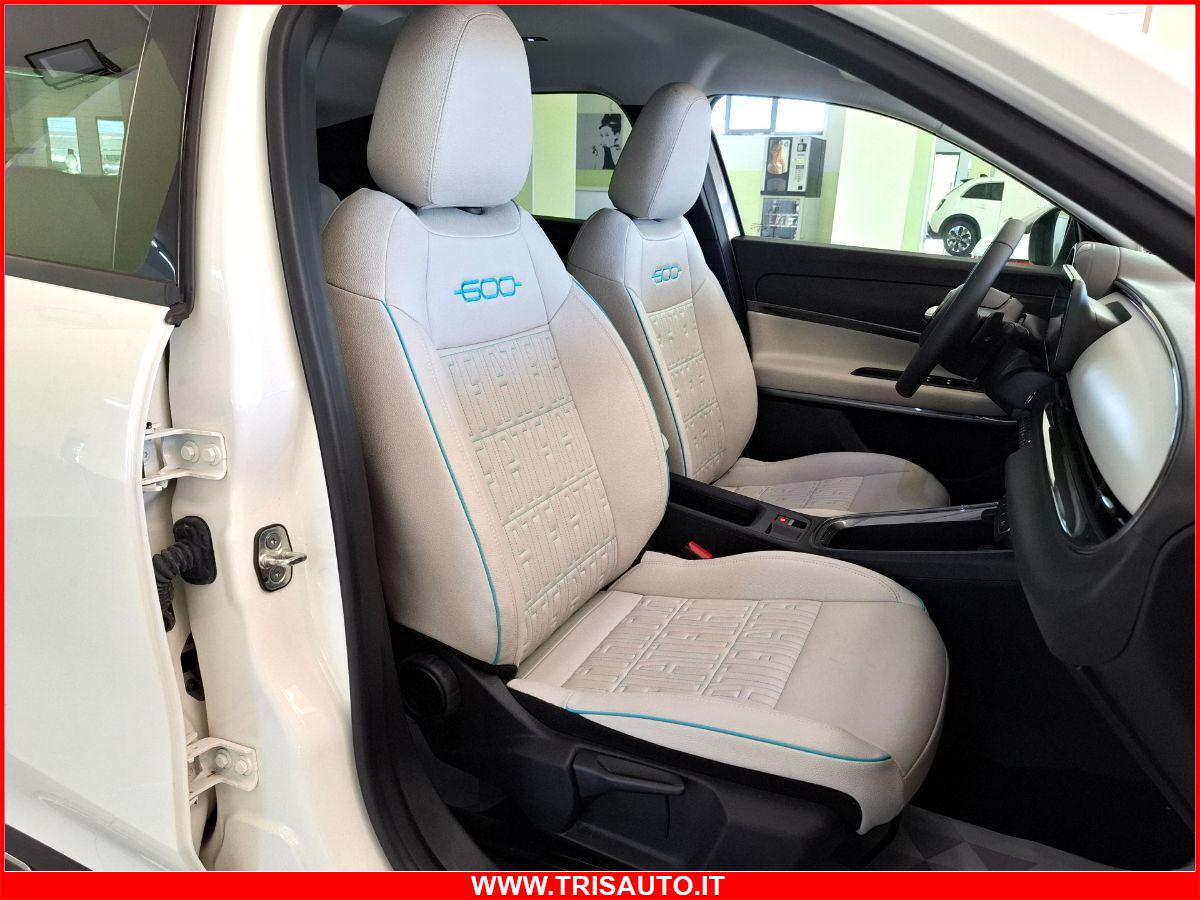 FIAT 600 1.2 T-GEN3 MHEV DCT La Prima NEOPATENTATI (FULL LED+PELLE+NAVI)