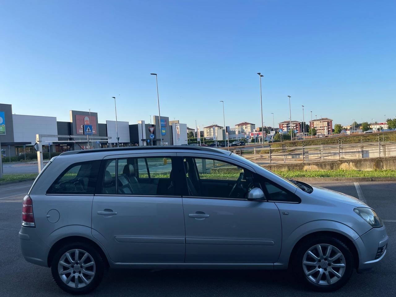 Opel Zafira 1.6 16V Twinport Cosmo