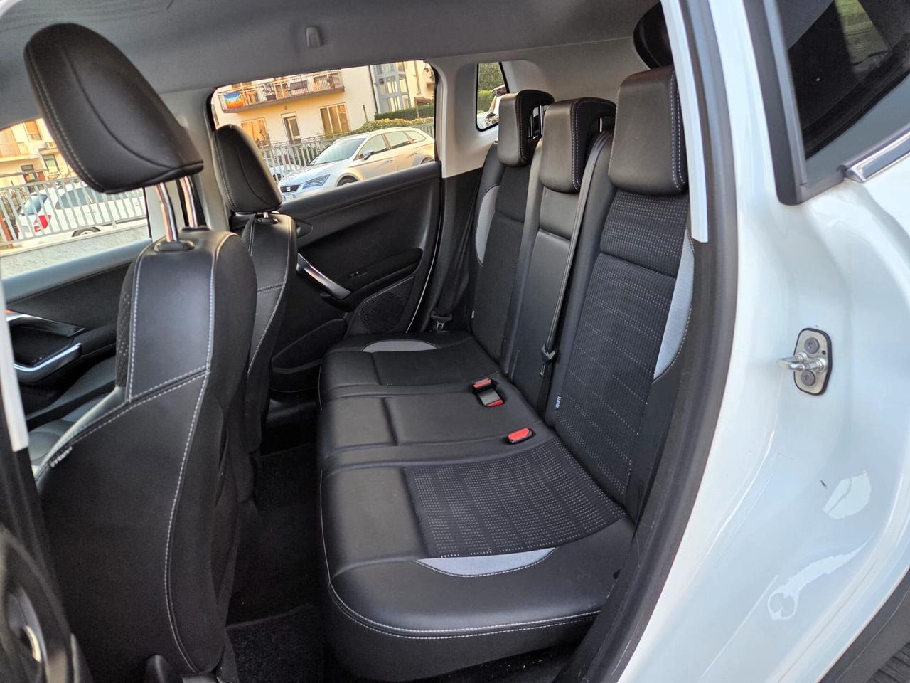 Peugeot 2008 BlueHDi 120 S&S Allure
