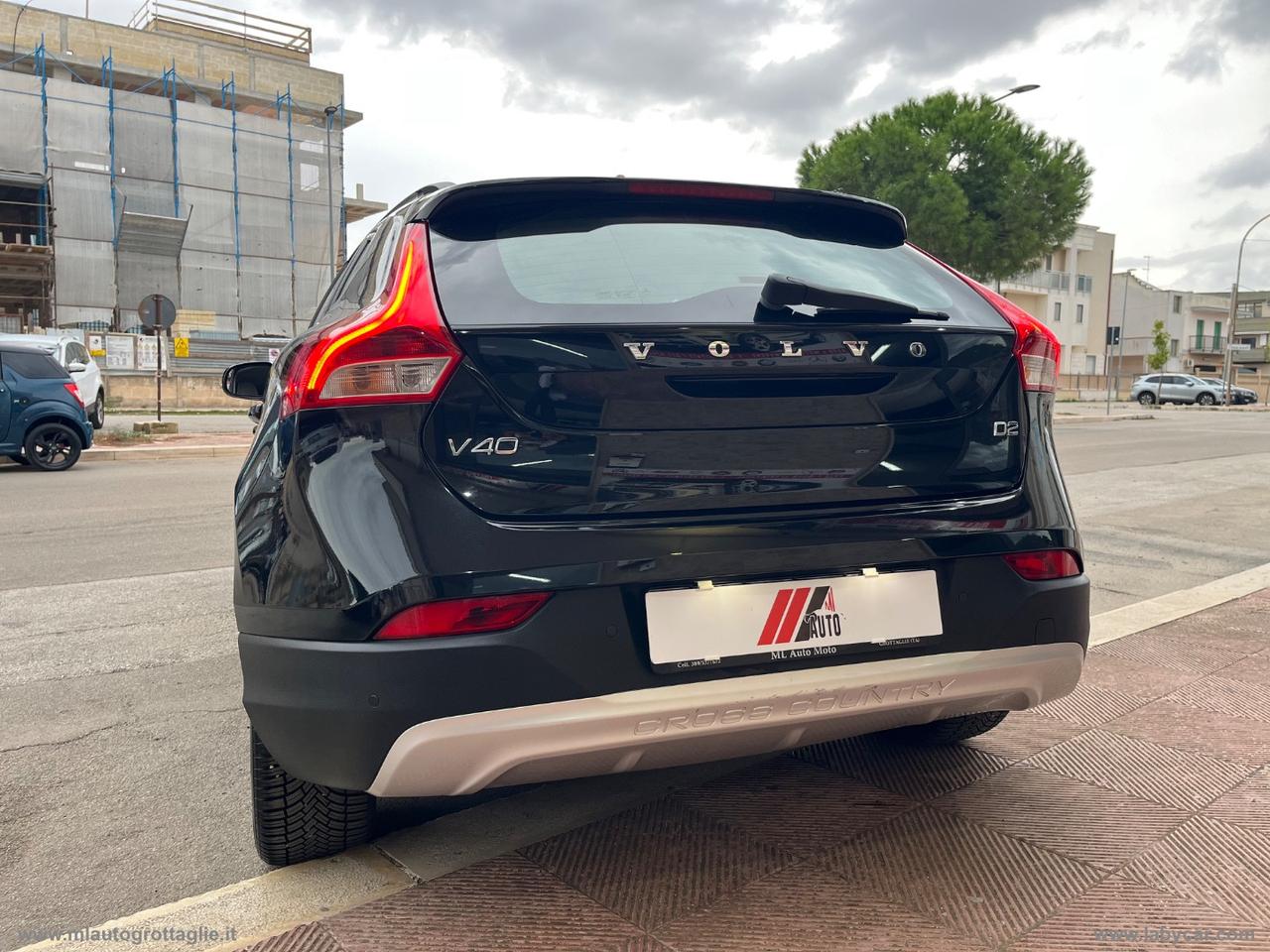 VOLVO V40 Cross Country D2 Volvo Ocean Race