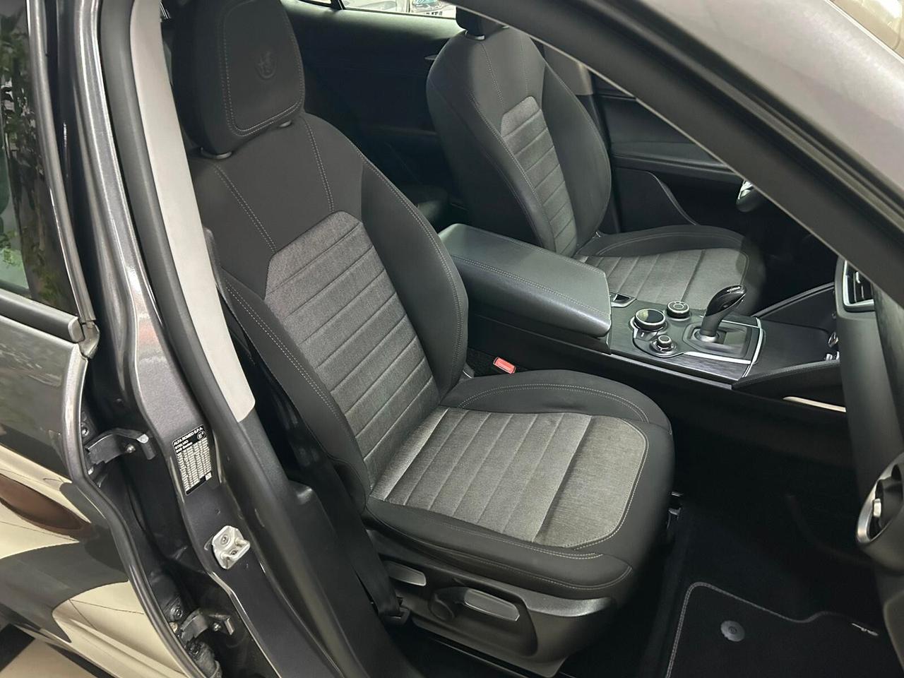 Alfa Romeo Stelvio 2.2 Turbodiesel 150 CV AT8 RWD Business