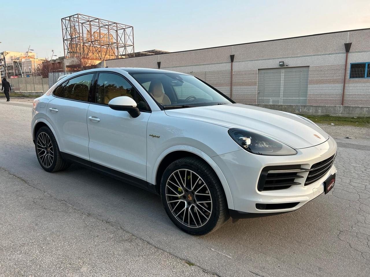 Porsche Cayenne Coupé 3.0 V6 E-Hybrid NO SUPERBOLLO