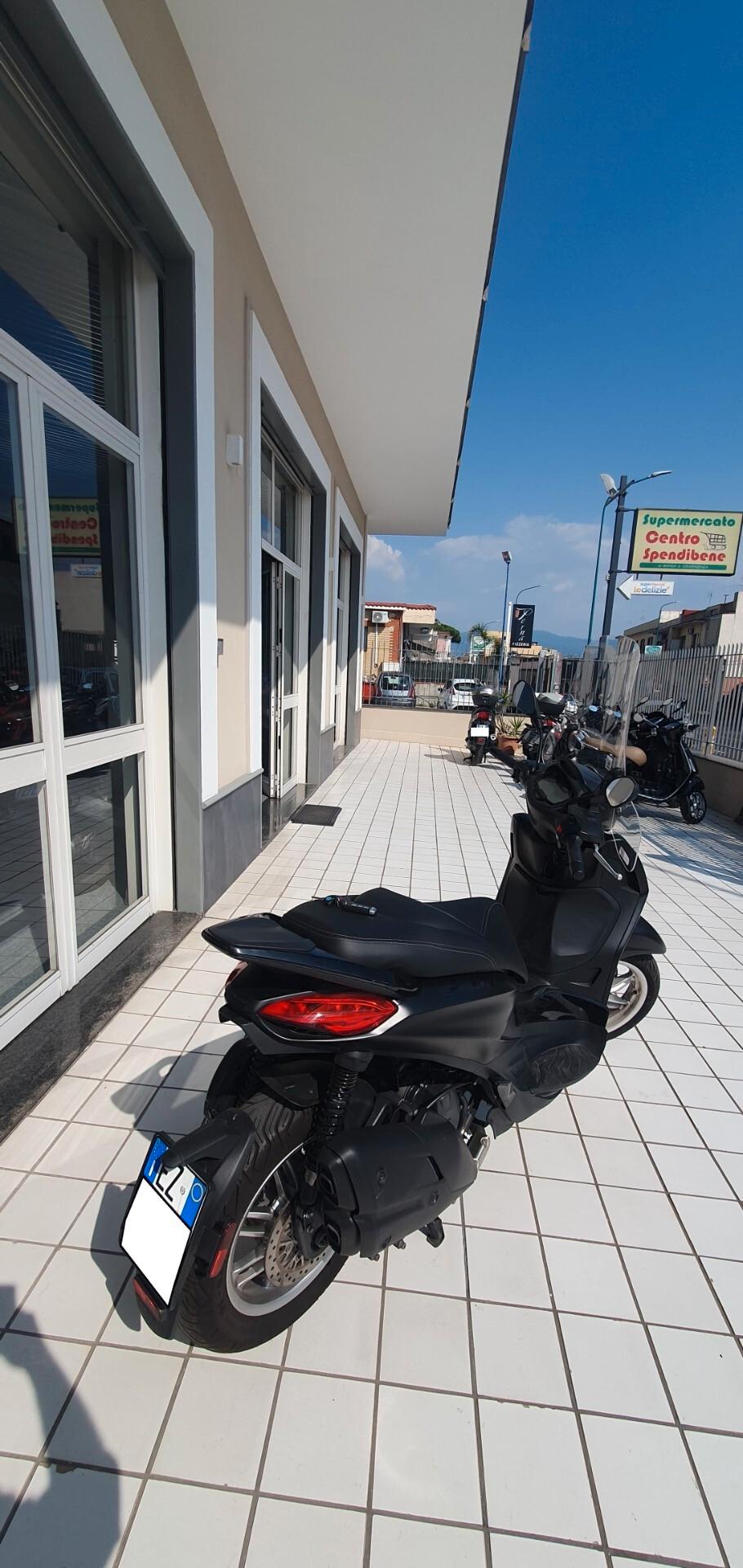 Piaggio Beverly 400 Deep Black Euro 5