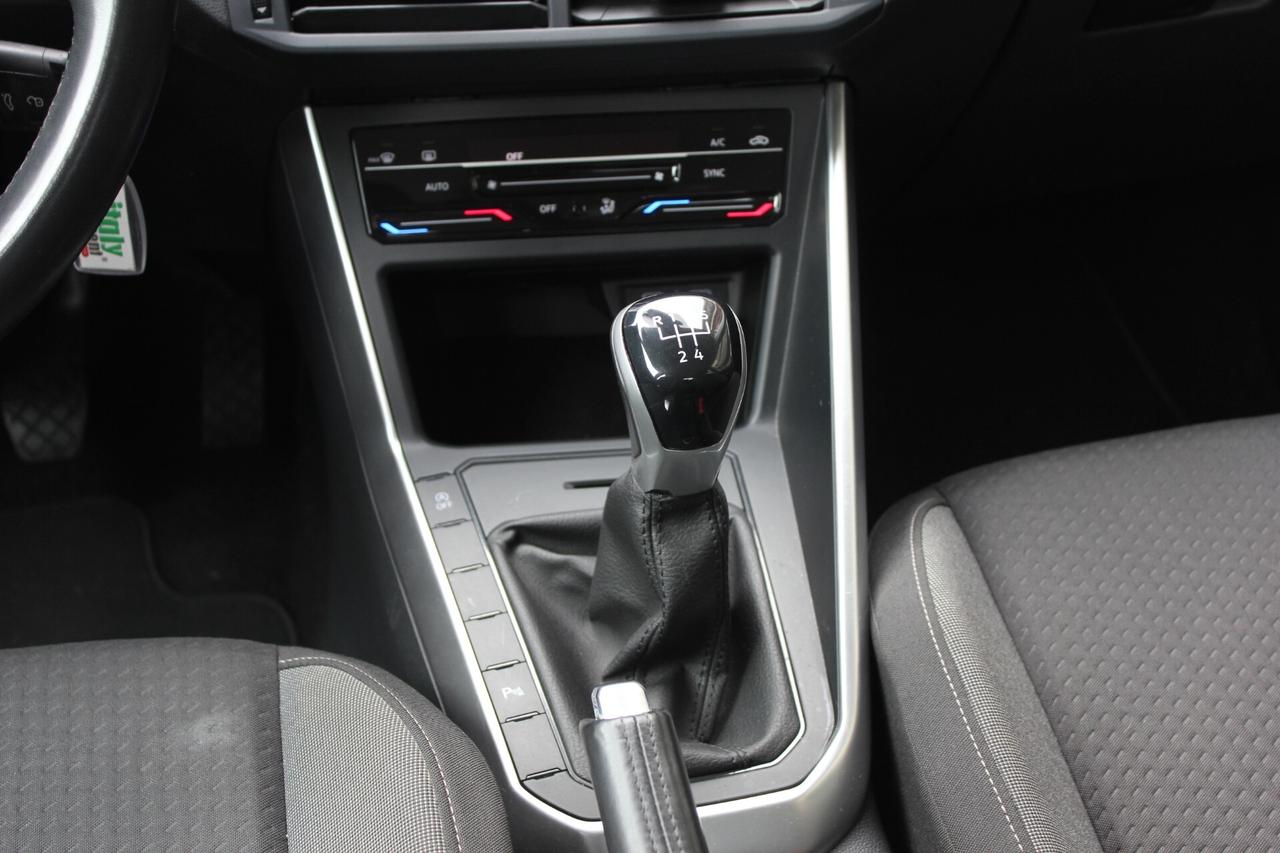 Volkswagen Taigo 1.0 TSI 95 CV LIFE NAVY APPLE CARPLAY CLIMA AUTO BI-ZONA