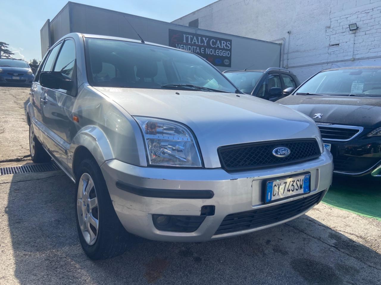 Ford Fusion 1.4 TDCi 5p. Grey