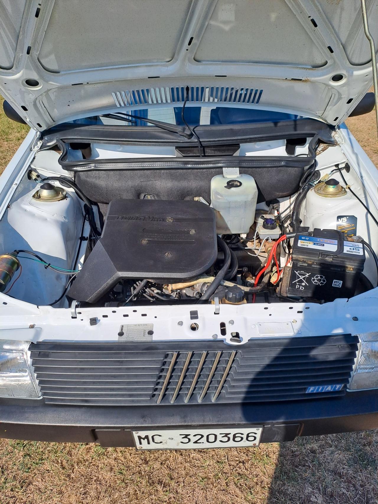 FIAT UNO STING 9.0 Benzina