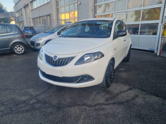 LANCIA Ypsilon 1.0 FireFly 5 porte S&S Hybrid Ecochic Silver