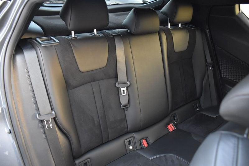 Toyota C-HR 1.8 Hybrid E-CVT Dynamic