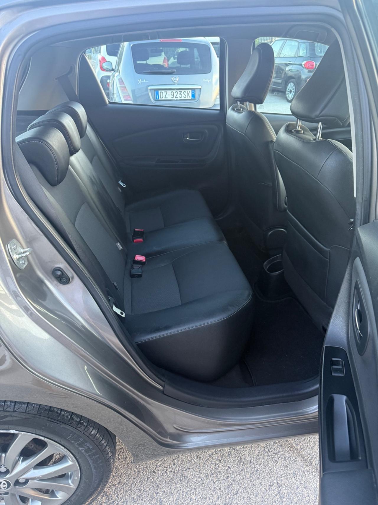 Toyota Yaris 1.0 5 porte Lounge