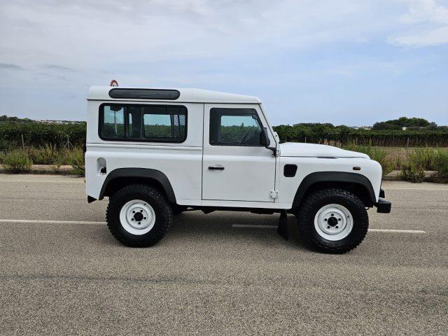 LAND ROVER Defender 90 2.2 TD4 Station Wagon N1