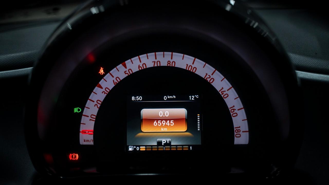 Smart ForFour 1.0 SUPERPASSION 71 CV TWINAMIC AUTO 16" LED FULL OPTIONAL