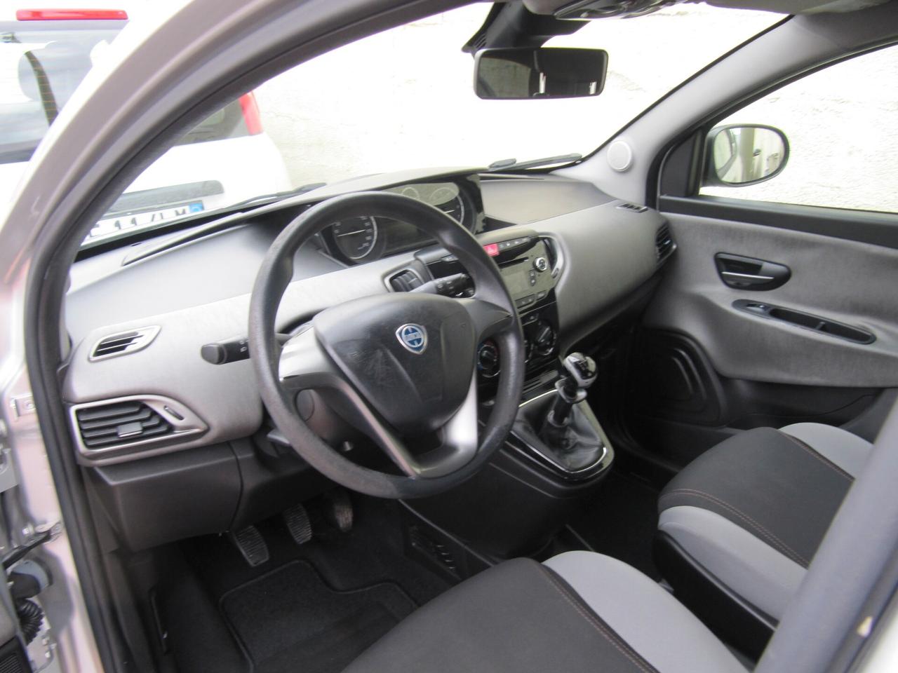 Lancia Ypsilon 0.9 TwinAir 85 CV 5 porte Metano Ecochic Gold