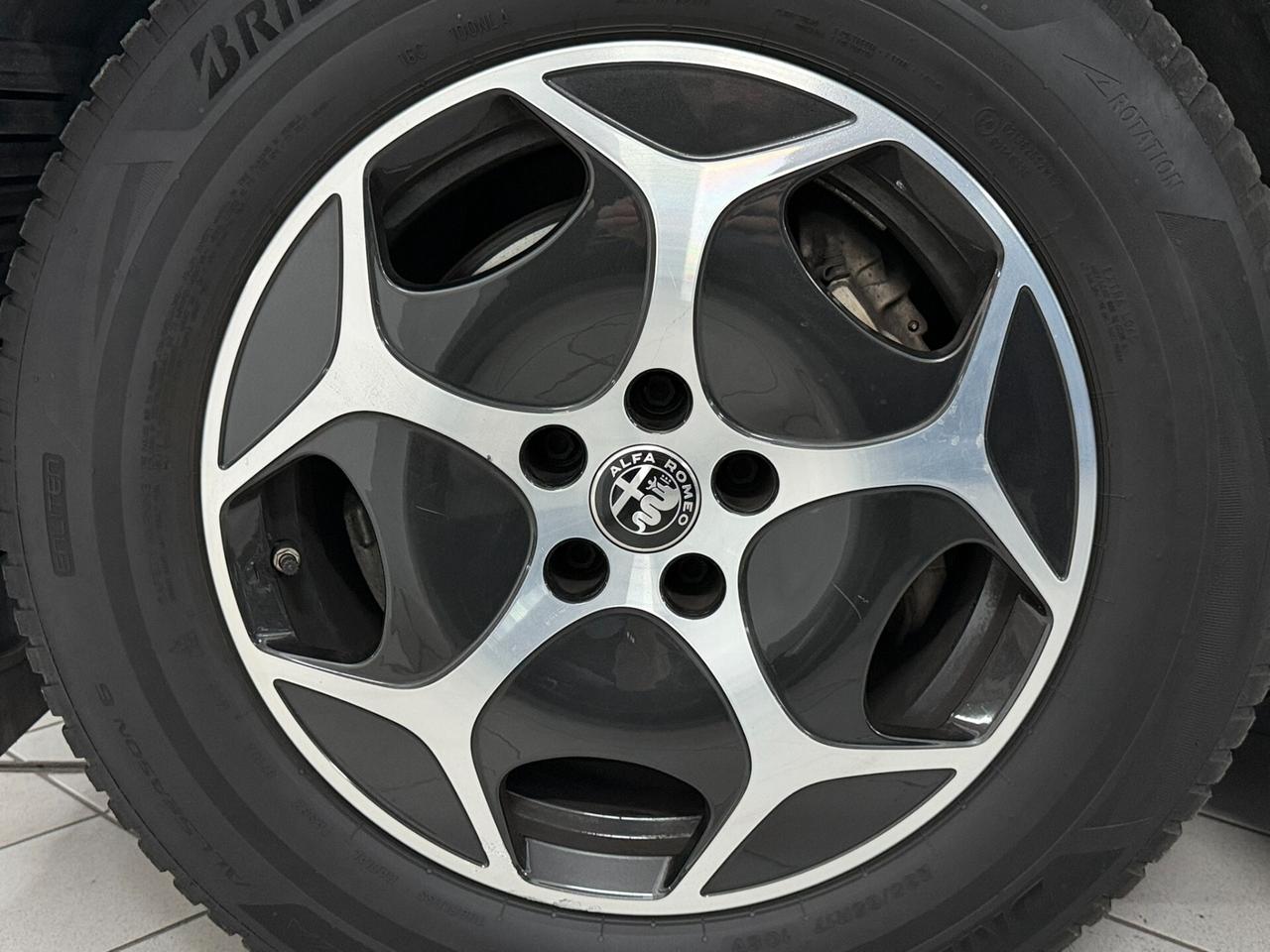 Alfa Romeo Stelvio 2.2 TD 160 CV SUPER BUSINESS RETROCAMERA TAGLIANDI CERTIFICATI