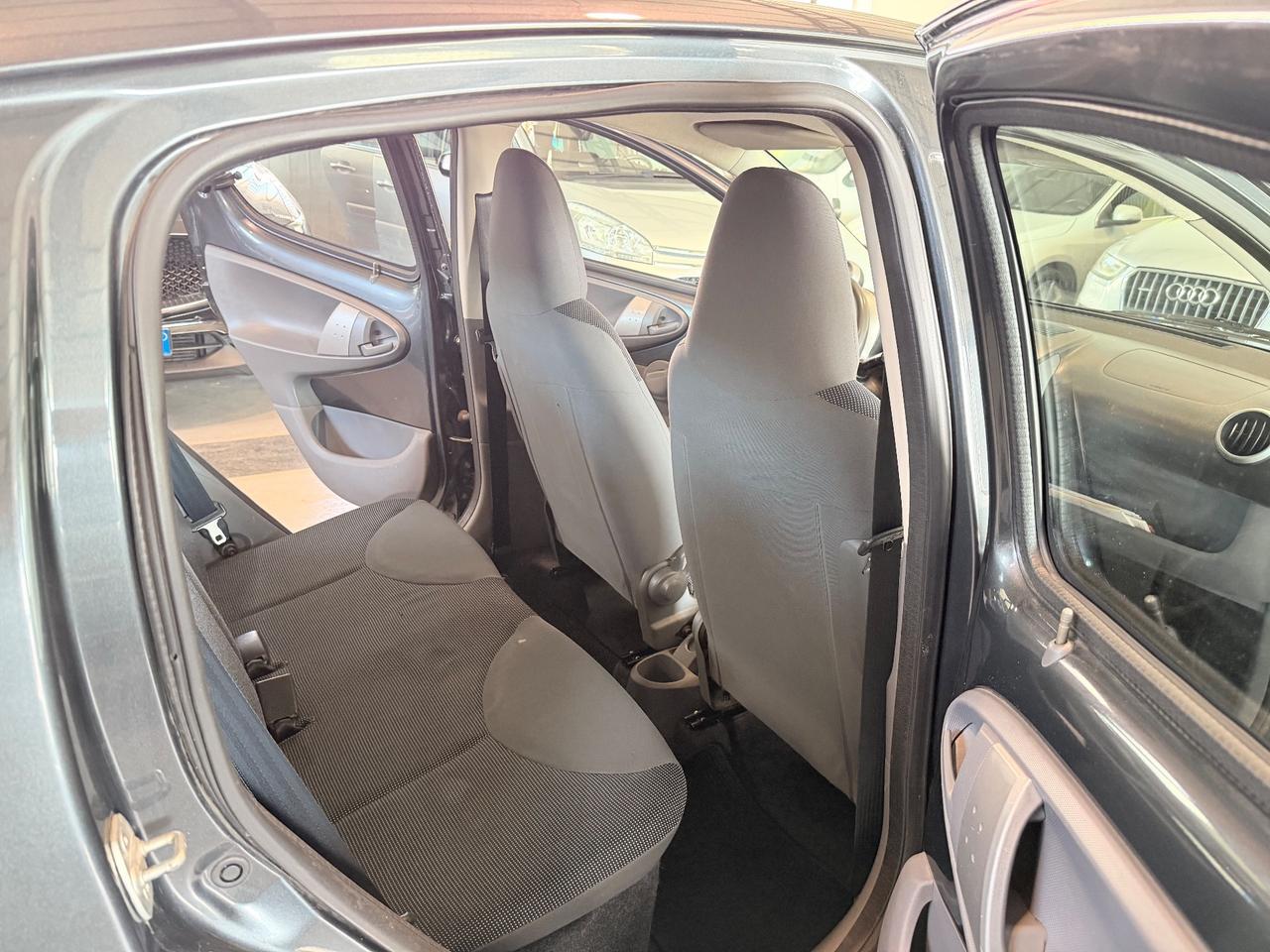 Peugeot 107 1.0 68CV 5p. Sweet Years neopatentati