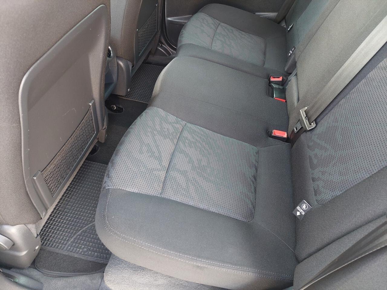 Peugeot 3008 1.6 HDi 110CV cambio robotizzato