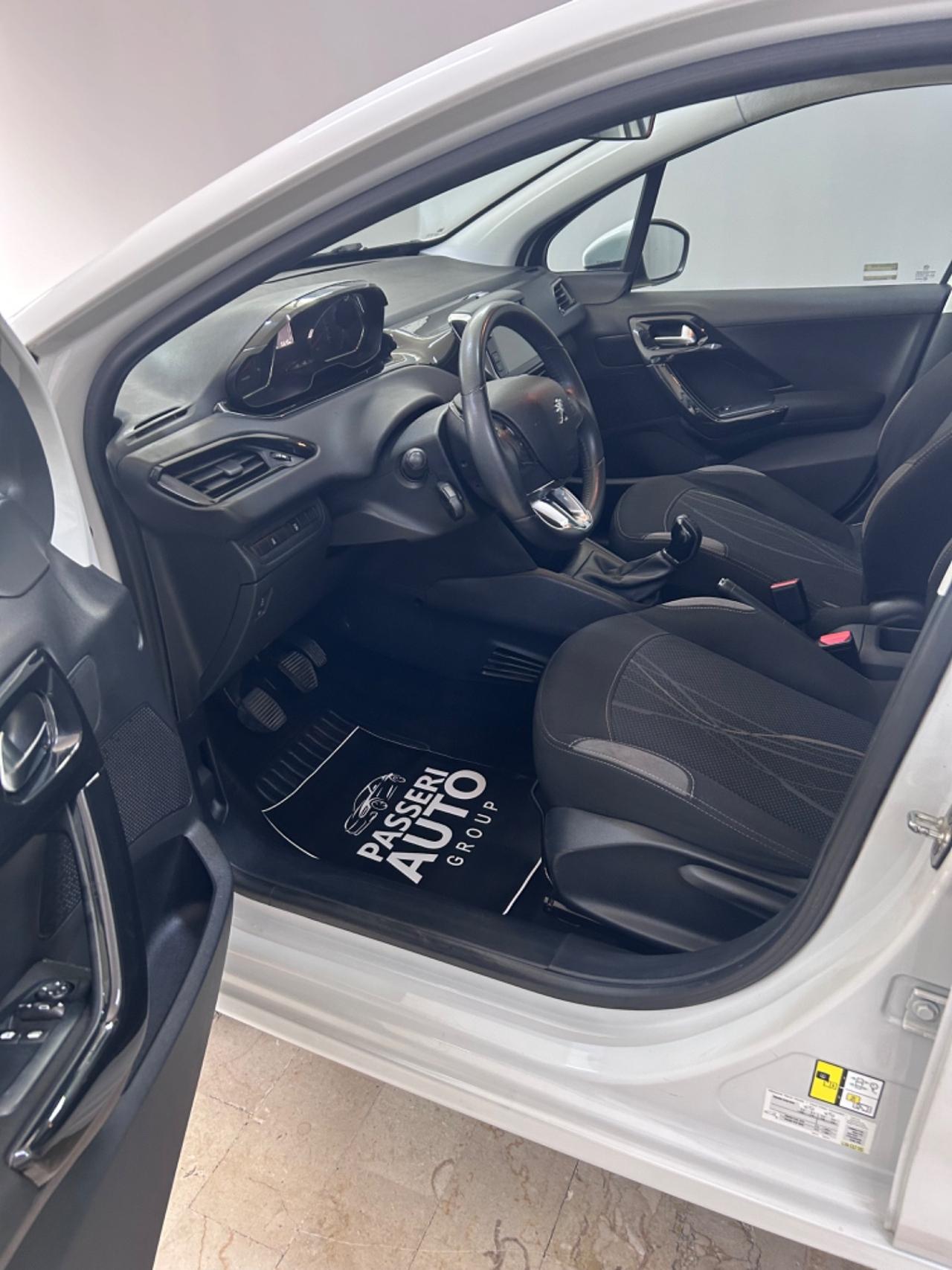 Peugeot 208 1.4 HDi 68 CV 5 porte Allure
