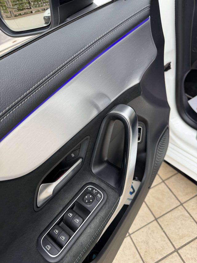MERCEDES-BENZ CLA 200 Shooting Brake d Premium Edition