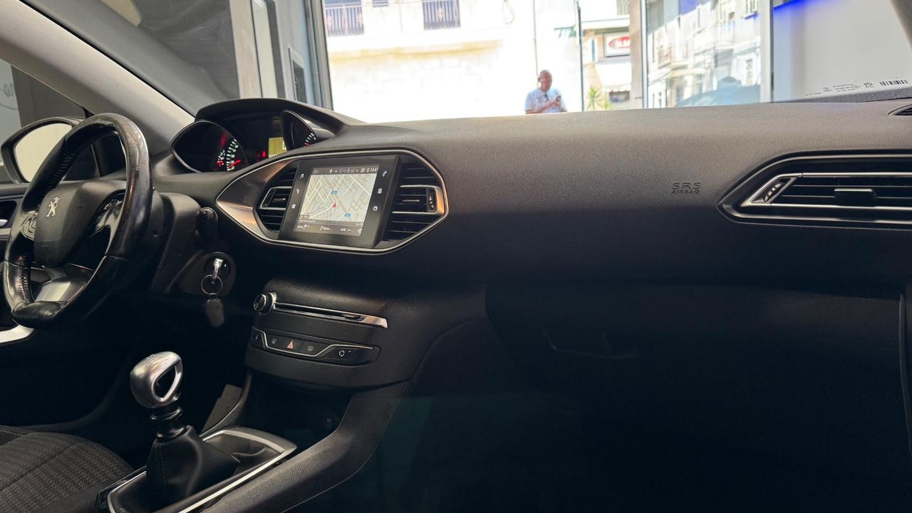 Peugeot 308 BlueHDi 120 S&S Allure-2018