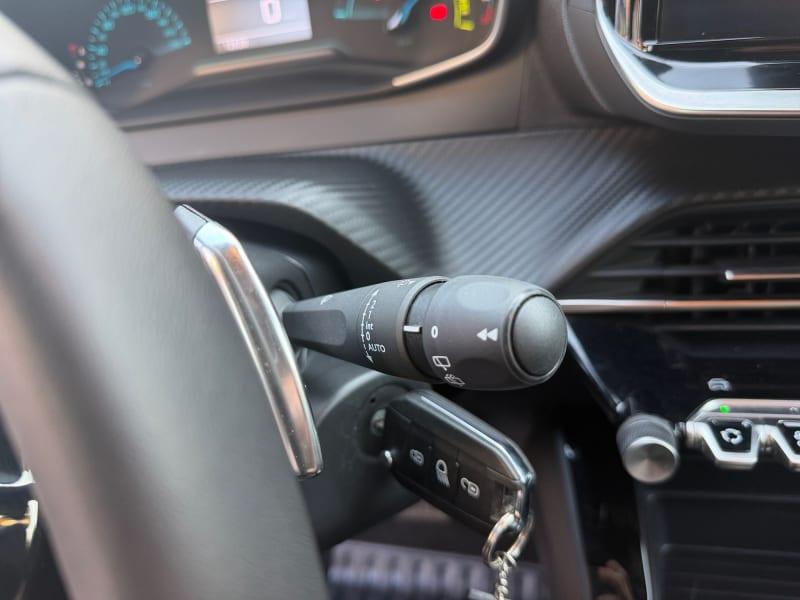 PEUGEOT 2008 HYBRID 145 E-DCS6 STYLE
