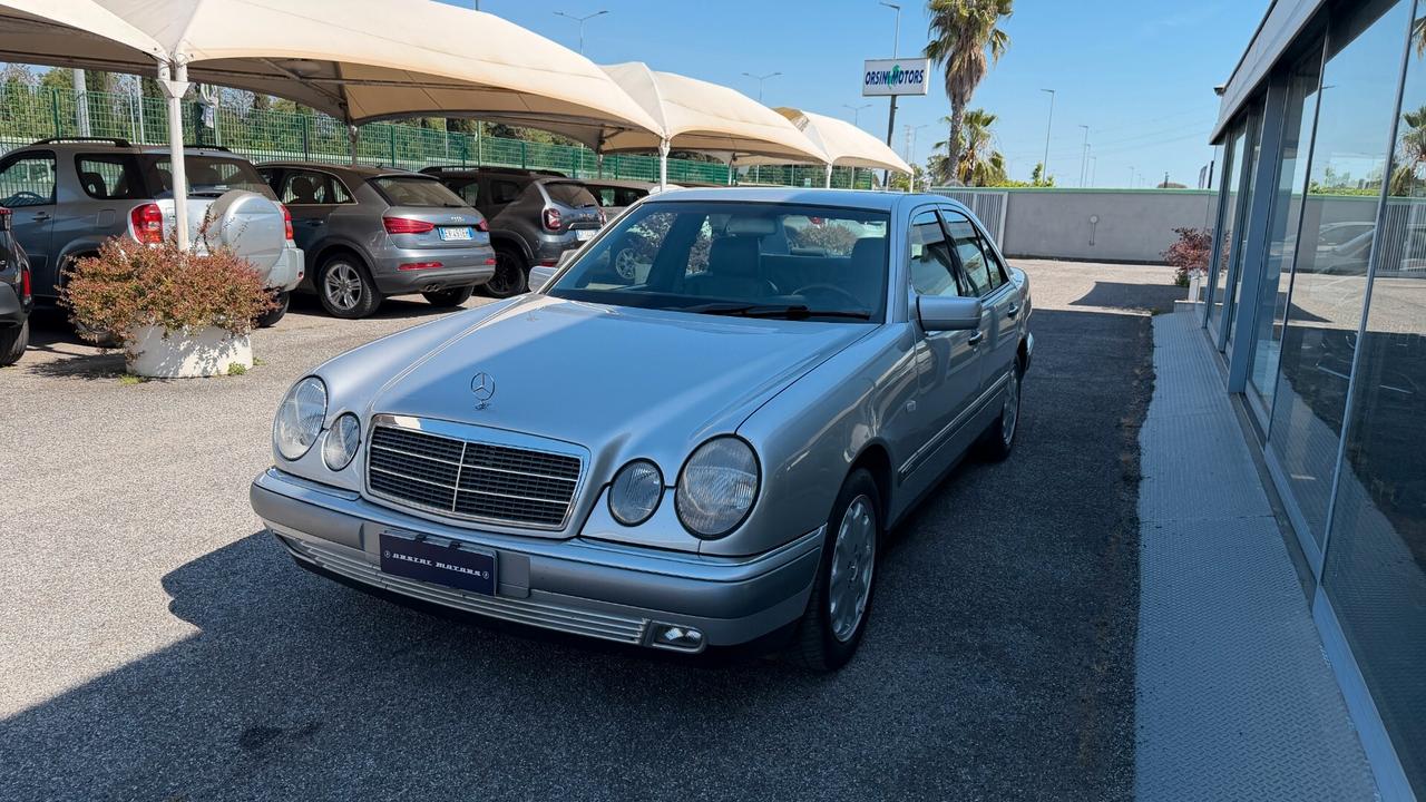 Mercedes-benz E 200 cat Elegance