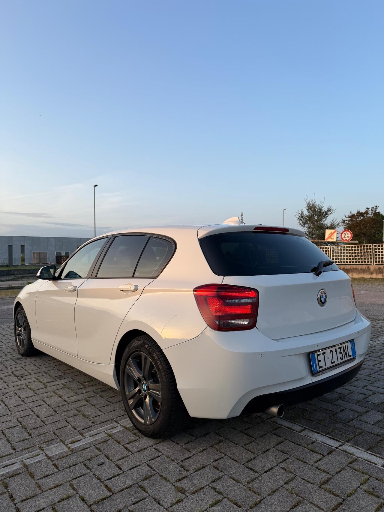 Bmw 116 116d 5p. Efficient Dynamics Unique